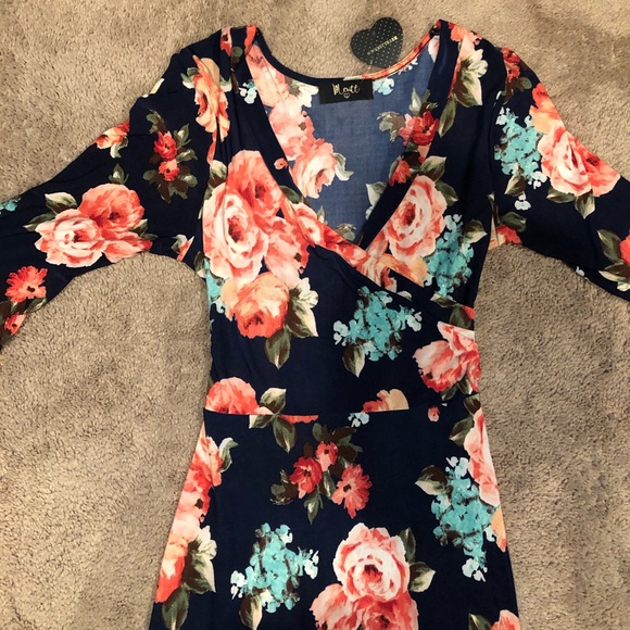 Floral Maxi - Picture 4 of 6